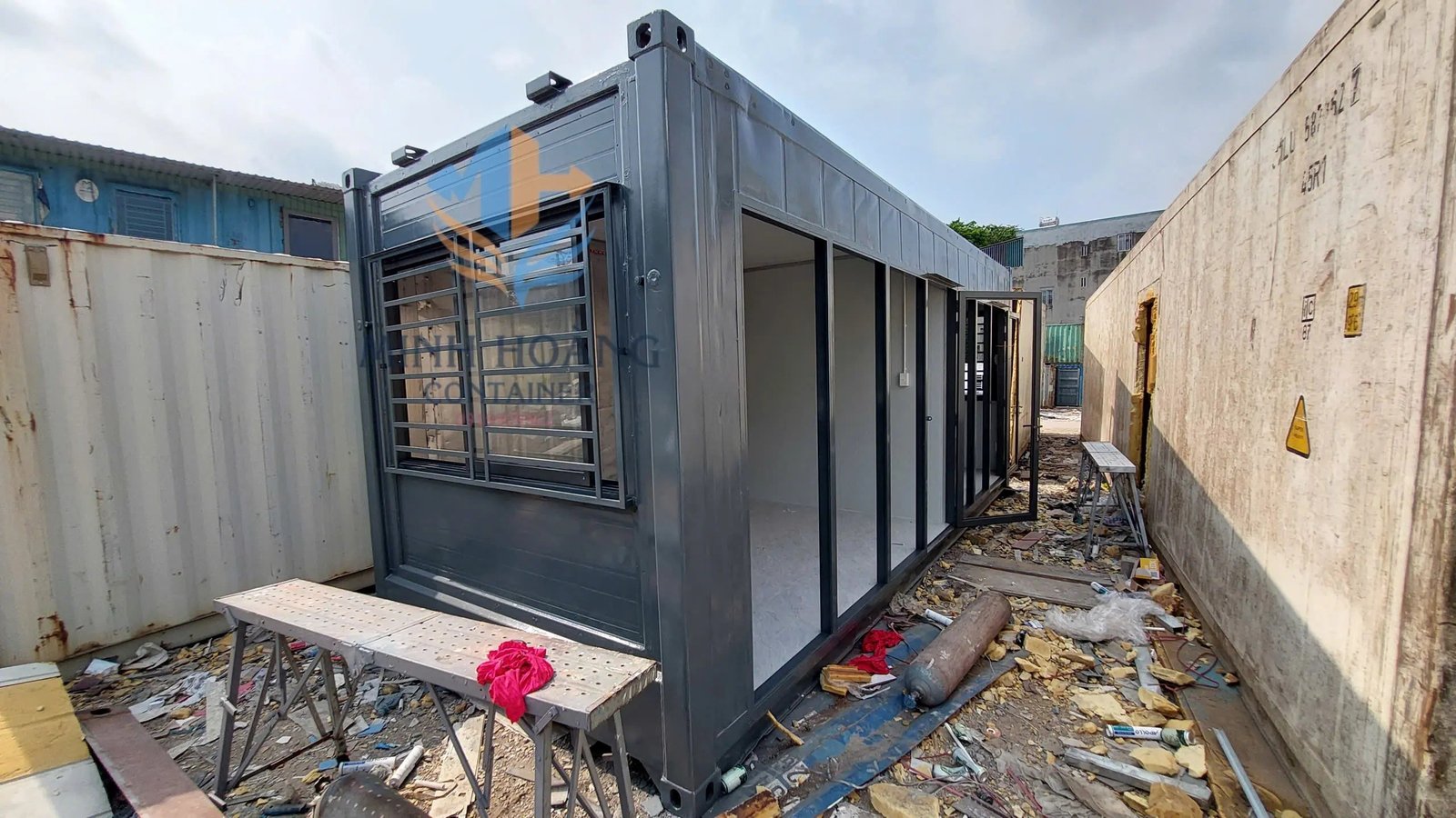 Container Văn Phòng Xám Chia 2 Phòng Kích Thước Theo Yêu Cầu Vỏ Lạnh